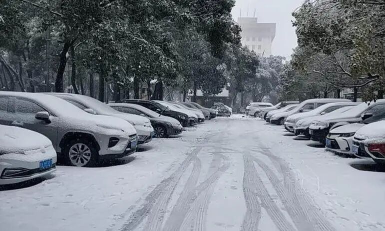 倒回HEV普混赛道，长安、吉利葫芦里卖的什么药？