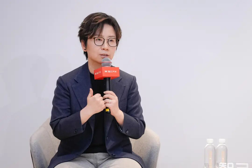 智己LS8：30万级8系，你说还有谁？