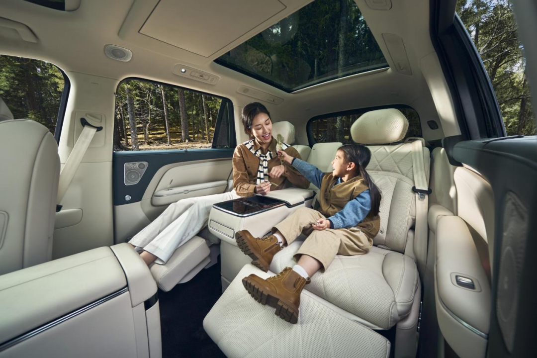 “五座新王”岚图泰山X8 30.29万-38.99万开启预售